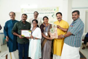 പാലക്കാട് വേദിയിൽ ബത്തേരി ബ്ലോക്ക് ടീമിന് പരിസ്ഥിതി മിത്ര അവാർഡ് 🏆